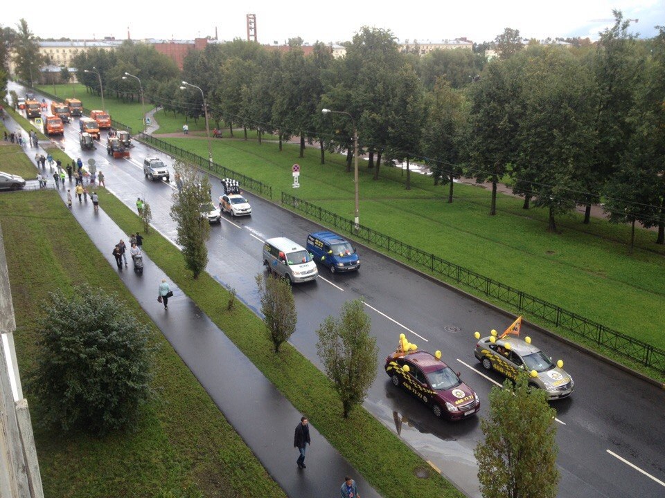 Парад в Колпино на день города